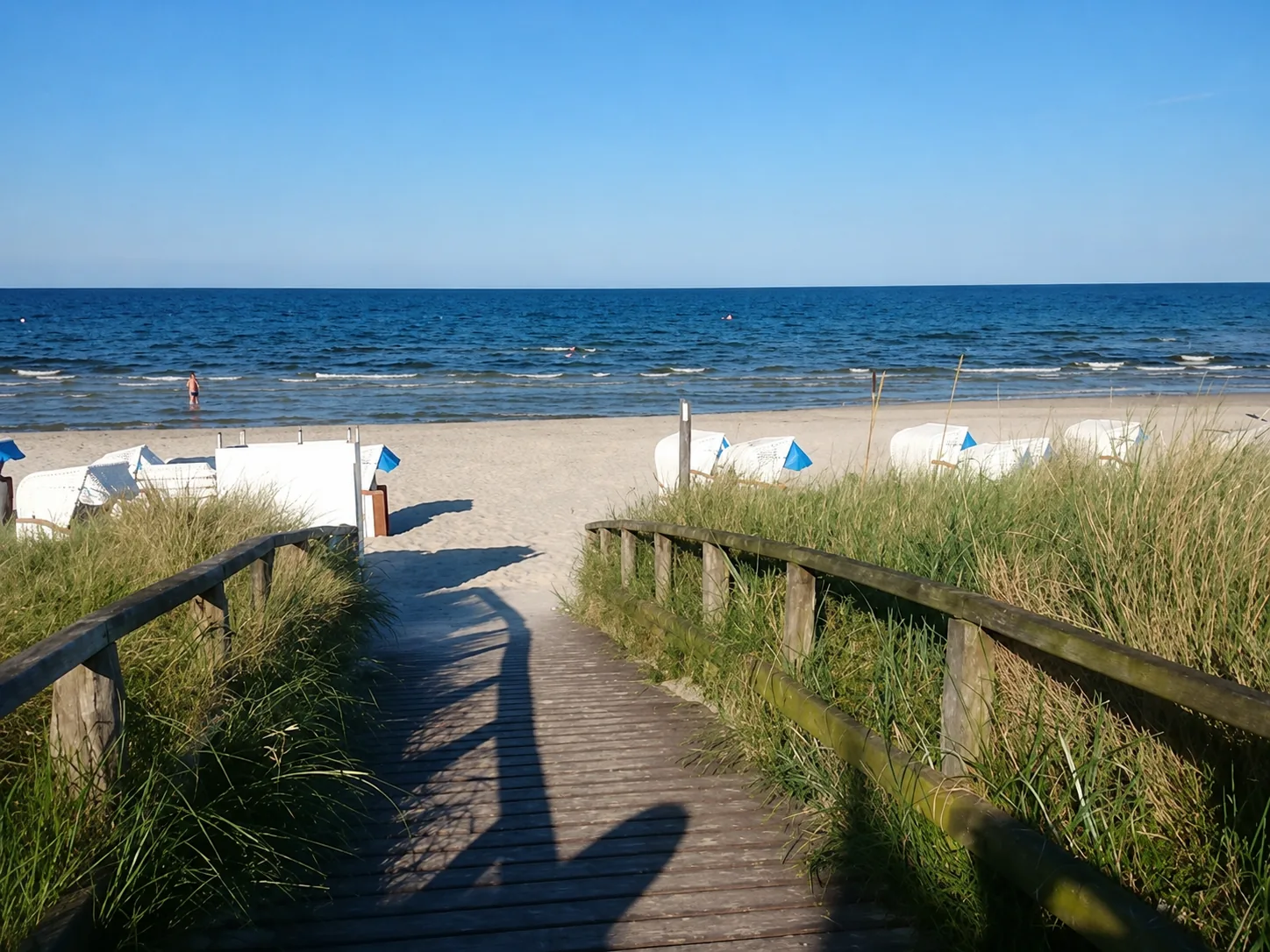 Weg durch die Dünen zum Ostseestrand in Scharbeutz